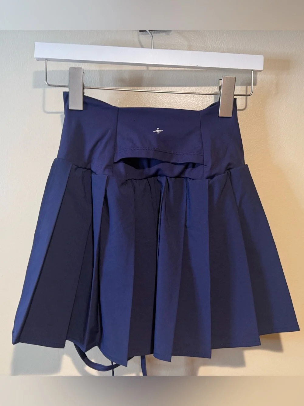 Halara Breezeful High Waisted Pleated 2-in-1 Side & Pocket Asymmetric Hem mini - Picture 11 of 13
